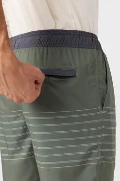 Shorts^O'Neill Perform Light Lined Elastic Waist 17