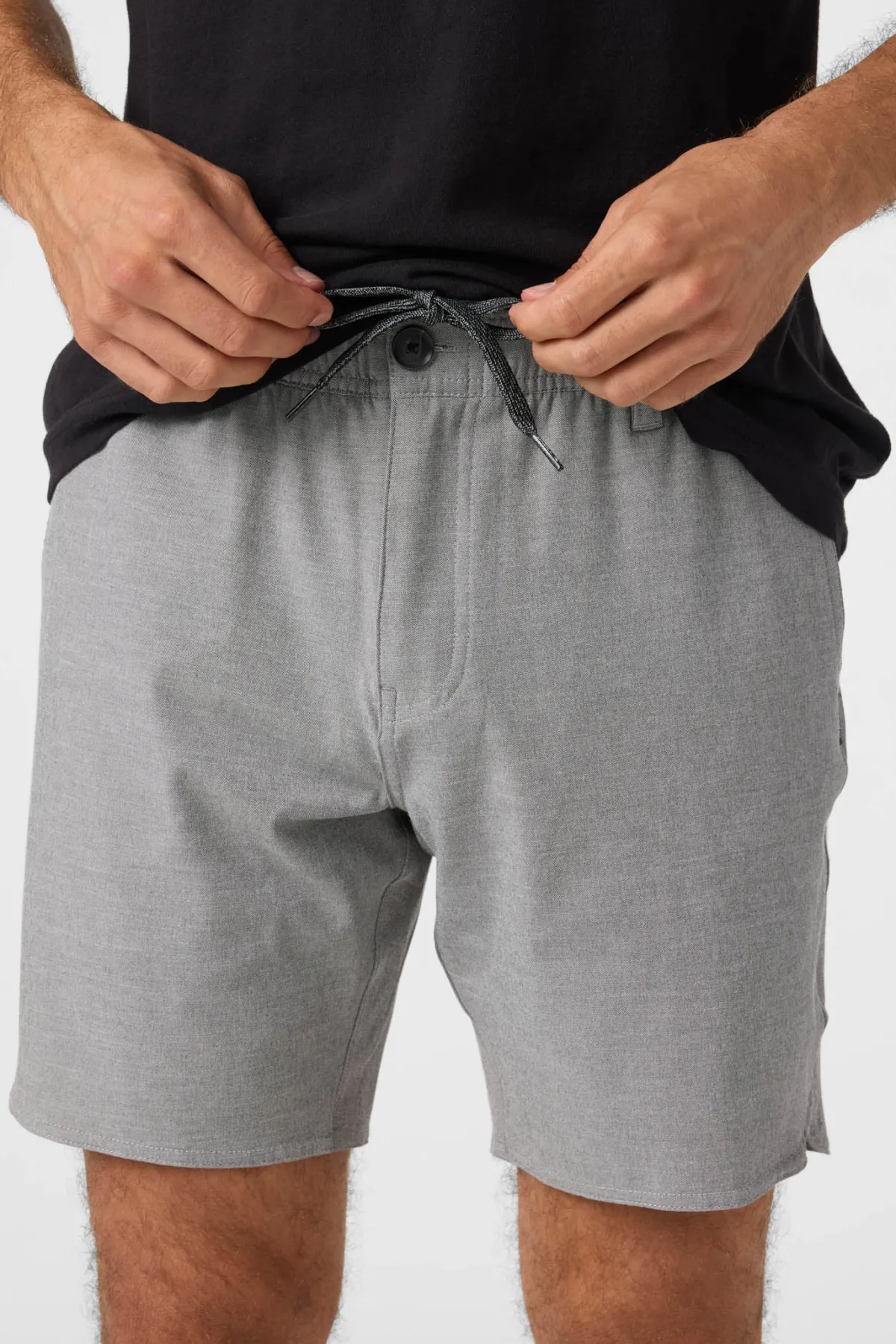 Shorts^O'Neill Reserve Light Check Scallop Elastic Waist 18" Hybrid Shorts - | graphite